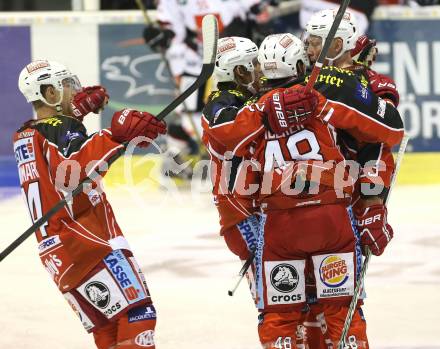 EBEL. Eishockey Bundesliga. KAC gegen HC TWK Innsbruck Die Haie. Torjubel Mike Siklenka, Florian Iberer, John Lammers, Jamie Lundmark (KAC). Klagenfurt, am 18.10.2013.
Foto: Kuess
---
pressefotos, pressefotografie, kuess, qs, qspictures, sport, bild, bilder, bilddatenbank