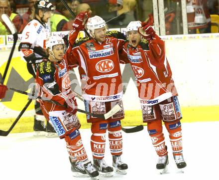 EBEL. Eishockey Bundesliga. KAC gegen HC TWK Innsbruck Die Haie. Torjubel Thomas Poeck, Tyler Spurgeon, Tyler Scofield (KAC). Klagenfurt, am 18.10.2013.
Foto: Kuess
---
pressefotos, pressefotografie, kuess, qs, qspictures, sport, bild, bilder, bilddatenbank