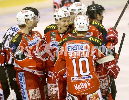 EBEL. Eishockey Bundesliga. KAC gegen HC TWK Innsbruck. Torjubel Maximilian Isopp, Herbert Ratz, Philipp Kreuzer, Tyler Spurgeon, Tyler Scofield (KAC). Klagenfurt, am 18.10.2013
Foto: Kuess 

---
pressefotos, pressefotografie, kuess, qs, qspictures, sport, bild, bilder, bilddatenbank