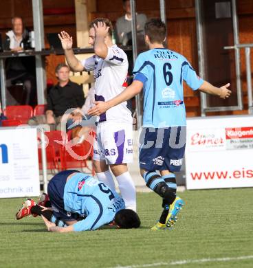 Fussball. Regionalliga. SAK gegen Lafnitz. Darijo Biscan (SAK), Michael Koelbl (Lafnitz). Klagenfurt, 19.10.2013.
Foto: Kuess
---
pressefotos, pressefotografie, kuess, qs, qspictures, sport, bild, bilder, bilddatenbank