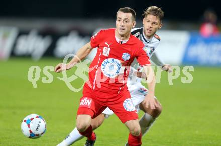 Fussball Bundesliga. RZ Pellets WAC gegen SC Wiener Neustadt. Boris Huettenbrenner (WAC), Herbert Rauter (Wiener Neustadt). Wolfsberg, am 19.10.2013.
Foto: Kuess
---
pressefotos, pressefotografie, kuess, qs, qspictures, sport, bild, bilder, bilddatenbank