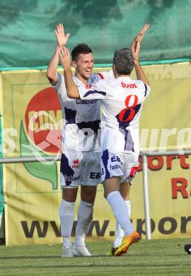 Fussball. Regionalliga. SAK gegen Lafnitz. Torjubel  Darjan Aleksic, Thomas Riedl (SAK). Klagenfurt, 19.10.2013.
Foto: Kuess
---
pressefotos, pressefotografie, kuess, qs, qspictures, sport, bild, bilder, bilddatenbank