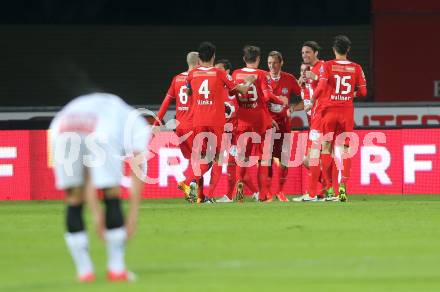 Fussball Bundesliga. RZ Pellets WAC gegen SC Wiener Neustadt. Torjubel  (Wiener Neustadt). Wolfsberg, am 19.10.2013.
Foto: Kuess
---
pressefotos, pressefotografie, kuess, qs, qspictures, sport, bild, bilder, bilddatenbank