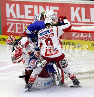 EBEL. Eishockey Bundesliga. EC VSV gegen KAC. Derek Ryan,  (VSV), Fabian Weinhandl, Tyler Spurgeon (KAC). Villach, am 22.10..2013.
Foto: Kuess 


---
pressefotos, pressefotografie, kuess, qs, qspictures, sport, bild, bilder, bilddatenbank