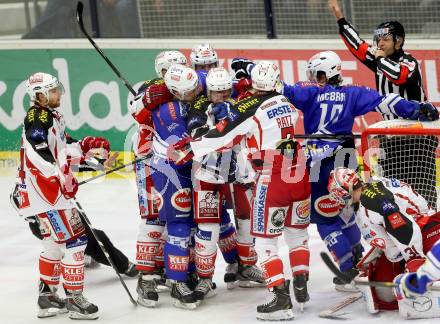 EBEL. Eishockey Bundesliga. EC VSV gegen KAC.  Rauferei Curtis Fraser, (VSV), Johannes Reichel  (KAC). Villach, am 22.10..2013.
Foto: Kuess 


---
pressefotos, pressefotografie, kuess, qs, qspictures, sport, bild, bilder, bilddatenbank