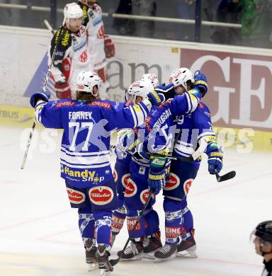 EBEL. Eishockey Bundesliga. EC VSV gegen KAC.  Torjubel John Hughes, Marco Pewal, Gerhard Unterluggauer (VSV). Villach, am 22.10..2013.
Foto: Kuess 


---
pressefotos, pressefotografie, kuess, qs, qspictures, sport, bild, bilder, bilddatenbank