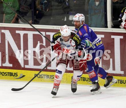 EBEL. Eishockey Bundesliga. EC VSV gegen KAC.  Gerhard Unterluggauer, (VSV), Tyler Spurgeon (KAC). Villach, am 22.10..2013.
Foto: Kuess 


---
pressefotos, pressefotografie, kuess, qs, qspictures, sport, bild, bilder, bilddatenbank