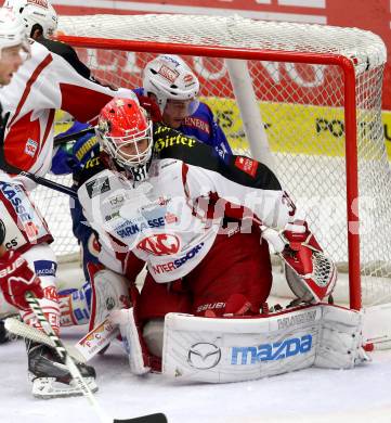 EBEL. Eishockey Bundesliga. EC VSV gegen KAC. Derek Ryan, (VSV),  Fabian Weinhandl (KAC). Villach, am 22.10..2013.
Foto: Kuess 


---
pressefotos, pressefotografie, kuess, qs, qspictures, sport, bild, bilder, bilddatenbank