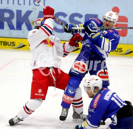EBEL. Eishockey Bundesliga. EC VSV gegen EC Red Bull Salzburg. Curtis Fraser,  (VSV), Michael Boivin (Salzburg). Villach, am 25.10..2013.
Foto: Kuess 


---
pressefotos, pressefotografie, kuess, qs, qspictures, sport, bild, bilder, bilddatenbank