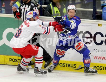 EBEL. Eishockey Bundesliga. EC VSV gegen EC Red Bull Salzburg. Patrick Platzer,  (VSV), Michael Boivin (Salzburg). Villach, am 25.10..2013.
Foto: Kuess 


---
pressefotos, pressefotografie, kuess, qs, qspictures, sport, bild, bilder, bilddatenbank