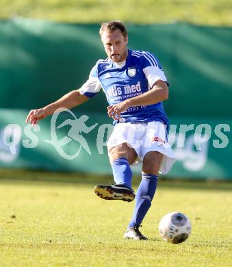 Fussball. Kaerntner Liga. Treibach gegen Spittal/Drau. Georg Harding (Treibach). Treibach, 26.10.2013.
Foto: Kuess
---
pressefotos, pressefotografie, kuess, qs, qspictures, sport, bild, bilder, bilddatenbank