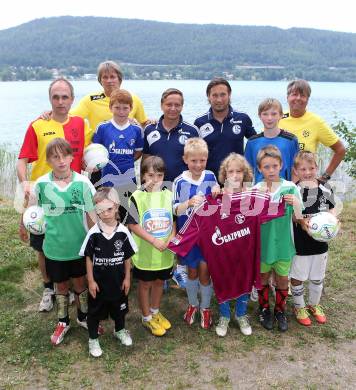 Krone Fussballcamp. Besuch von Horst Heldt und Gerhard Zuber (Schalke 04). Horst Heldt, Gerhard Zuber, Heinz Singerl, Richard Urank.  24.7.2013.
Foto: Kuess
---
pressefotos, pressefotografie, kuess, qs, qspictures, sport, bild, bilder, bilddatenbank