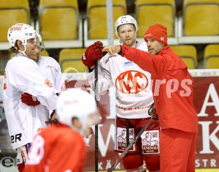 EBEL Eishockey. Training. KAC. John Lammers, Thomas Koch, Jamie Lundmark, CHRISTER OLSSON. Klagenfurt, 19.10.2013.
Foto: Kuess
---
pressefotos, pressefotografie, kuess, qs, qspictures, sport, bild, bilder, bilddatenbank