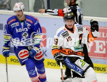 EBEL. Eishockey Bundesliga. EC VSV gegen Moser Medical Graz 99ers.  Torjubel Ryan Kinasewich (Graz). Villach, am 27.10..2013.
Foto: Kuess 


---
pressefotos, pressefotografie, kuess, qs, qspictures, sport, bild, bilder, bilddatenbank