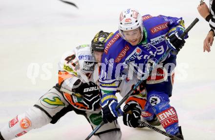 EBEL. Eishockey Bundesliga. EC VSV gegen Moser Medical Graz 99ers.  Derek Ryan,  (VSV), Olivier Latendresse (Graz). Villach, am 27.10..2013.
Foto: Kuess 


---
pressefotos, pressefotografie, kuess, qs, qspictures, sport, bild, bilder, bilddatenbank