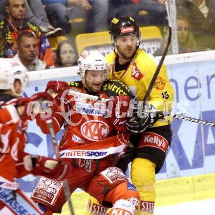 EBEL. Eishockey Bundesliga. KAC gegen UPC Vienna Capitals.  Markus Pirmann,  (KAC), Francois Fortier (Caps). Klagenfurt, am 27.10.2013
Foto: Kuess 

---
pressefotos, pressefotografie, kuess, qs, qspictures, sport, bild, bilder, bilddatenbank