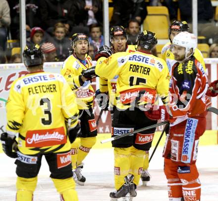 EBEL. Eishockey Bundesliga. KAC gegen UPC Vienna Capitals. Torjubel  Benoit Gratton, Francois Fortier, Rafael Rotter (Caps). Klagenfurt, am 25.10.2013
Foto: Kuess 

---
pressefotos, pressefotografie, kuess, qs, qspictures, sport, bild, bilder, bilddatenbank