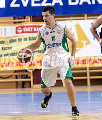 Basketball 2. Bundesliga. KOS Klagenfurt/Celovec gegen Panaceo Villach Raiders. Darko Prolic (KOS). Klagenfurt, 26.10.2013.
Foto: Kuess
---
pressefotos, pressefotografie, kuess, qs, qspictures, sport, bild, bilder, bilddatenbank