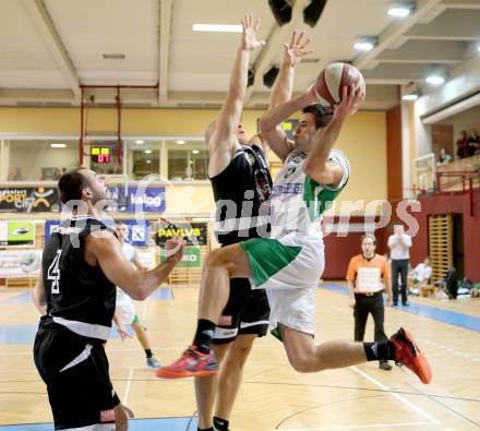 Basketball 2. Bundesliga. KOS Klagenfurt/Celovec gegen Panaceo Villach Raiders. Toman Feinig, (KOS), Davor Sattler (Villach). Klagenfurt, 26.10.2013.
Foto: Kuess
---
pressefotos, pressefotografie, kuess, qs, qspictures, sport, bild, bilder, bilddatenbank