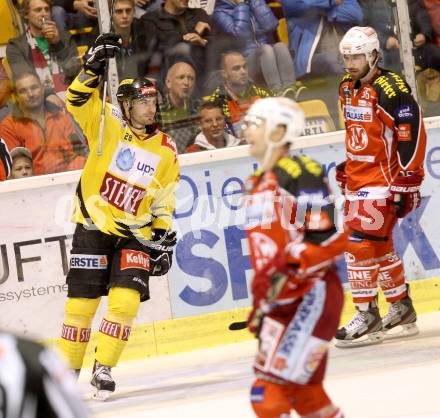 EBEL. Eishockey Bundesliga. KAC gegen UPC Vienna Capitals.  Torjubel Mike Ouelette,  (Caps). Klagenfurt, am 27.10.2013
Foto: Kuess 

---
pressefotos, pressefotografie, kuess, qs, qspictures, sport, bild, bilder, bilddatenbank