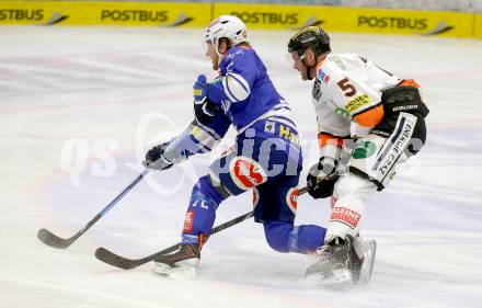 EBEL. Eishockey Bundesliga. EC VSV gegen Moser Medical Graz 99ers.  John Hughes, (VSV),Dustin Vanballegooie   (Graz). Villach, am 27.10..2013.
Foto: Kuess 


---
pressefotos, pressefotografie, kuess, qs, qspictures, sport, bild, bilder, bilddatenbank