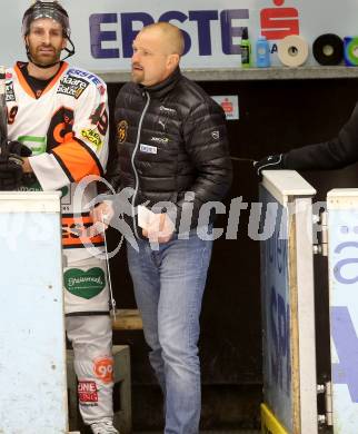 EBEL. Eishockey Bundesliga. EC VSV gegen Moser Medical Graz 99ers.  Trainer Petri Matikainen, (Graz). Villach, am 27.10..2013.
Foto: Kuess 


---
pressefotos, pressefotografie, kuess, qs, qspictures, sport, bild, bilder, bilddatenbank