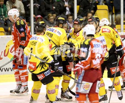 EBEL. Eishockey Bundesliga. KAC gegen UPC Vienna Capitals.  Torjubel (Caps). Klagenfurt, am 25.10.2013
Foto: Kuess 

---
pressefotos, pressefotografie, kuess, qs, qspictures, sport, bild, bilder, bilddatenbank