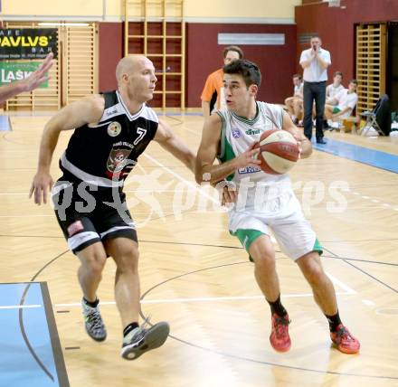 Basketball 2. Bundesliga. KOS Klagenfurt/Celovec gegen Panaceo Villach Raiders. Toman Feinig, (KOS), Davor Sattler (Villach). Klagenfurt, 26.10.2013.
Foto: Kuess
---
pressefotos, pressefotografie, kuess, qs, qspictures, sport, bild, bilder, bilddatenbank