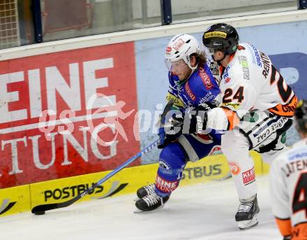 EBEL. Eishockey Bundesliga. EC VSV gegen Moser Medical Graz 99ers.  John Hughes, (VSV), Kristof Reinthaler (Graz). Villach, am 27.10..2013.
Foto: Kuess 


---
pressefotos, pressefotografie, kuess, qs, qspictures, sport, bild, bilder, bilddatenbank