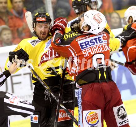 EBEL. Eishockey Bundesliga. KAC gegen UPC Vienna Capitals. Tyler Spurgeon, (KAC), Sven Klimbacher  (Caps). Klagenfurt, am 27.10.2013
Foto: Kuess 

---
pressefotos, pressefotografie, kuess, qs, qspictures, sport, bild, bilder, bilddatenbank