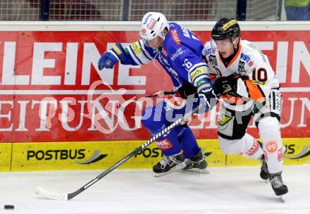 EBEL. Eishockey Bundesliga. EC VSV gegen Moser Medical Graz 99ers.  Daniel Nageler, (VSV), Zintis-Nauris Zusevics  (Graz). Villach, am 27.10..2013.
Foto: Kuess 


---
pressefotos, pressefotografie, kuess, qs, qspictures, sport, bild, bilder, bilddatenbank