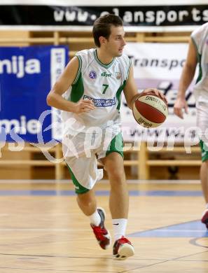 Basketball 2. Bundesliga. KOS Klagenfurt/Celovec gegen Panaceo Villach Raiders. Rok Papic (KOS). Klagenfurt, 26.10.2013.
Foto: Kuess
---
pressefotos, pressefotografie, kuess, qs, qspictures, sport, bild, bilder, bilddatenbank