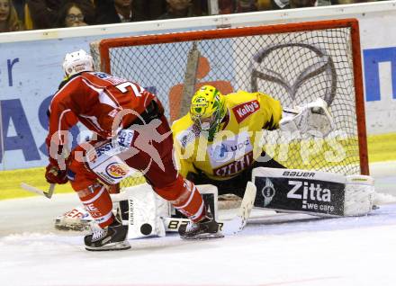 EBEL. Eishockey Bundesliga. KAC gegen UPC Vienna Capitals. Jamie Lundmark,  (KAC), Matthew Zaba (Caps). Klagenfurt, am 27.10.2013
Foto: Kuess 

---
pressefotos, pressefotografie, kuess, qs, qspictures, sport, bild, bilder, bilddatenbank