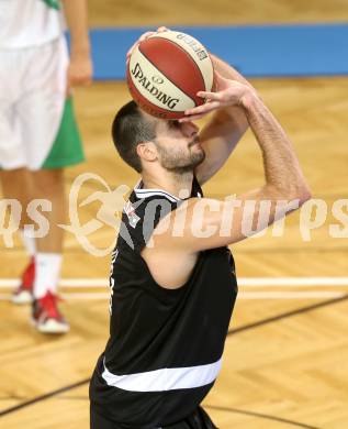 Basketball 2. Bundesliga. KOS Klagenfurt/Celovec gegen Panaceo Villach Raiders. Matic Pticak (Villach). Klagenfurt, 26.10.2013.
Foto: Kuess
---
pressefotos, pressefotografie, kuess, qs, qspictures, sport, bild, bilder, bilddatenbank