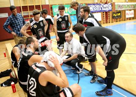 Basketball 2. Bundesliga. KOS Klagenfurt/Celovec gegen Panaceo Villach Raiders. Trainer Muhamed Voljevica (Villach). Klagenfurt, 26.10.2013.
Foto: Kuess
---
pressefotos, pressefotografie, kuess, qs, qspictures, sport, bild, bilder, bilddatenbank