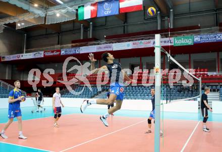 Volleyball Champions League. Training SK Aich/Dob. Klagenfurt, am 28.10.2013.
Foto: Kuess
---
pressefotos, pressefotografie, kuess, qs, qspictures, sport, bild, bilder, bilddatenbank