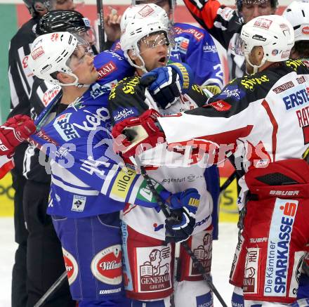 EBEL. Eishockey Bundesliga. EC VSV gegen KAC. Rauferei Curtis Fraser, (VSV), Johannes Reichel (KAC). Villach, am 22.10..2013.
Foto: Kuess 


---
pressefotos, pressefotografie, kuess, qs, qspictures, sport, bild, bilder, bilddatenbank