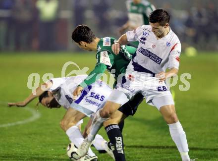 Fussball OEFB Cup. SAK gegen SV Josko Ried. Andrej Pecnik, Darjan Aleksic,  (SAK), Robert Zulj (Ried). Welzenegg, am 29.10.2013.
Foto: Kuess
---
pressefotos, pressefotografie, kuess, qs, qspictures, sport, bild, bilder, bilddatenbank