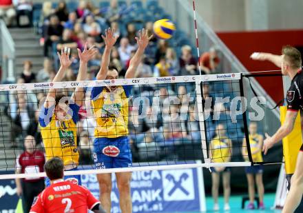 Volleyball Champions League. SK Posijilnica Aich/Dob gegen Lube Banca Marche MACERATA. Danijel Koncilja, Andrej Grut  (Aich/Dob). Klagenfurt, am 30.10.2013.
Foto: Kuess
---
pressefotos, pressefotografie, kuess, qs, qspictures, sport, bild, bilder, bilddatenbank