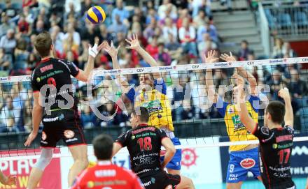 Volleyball Champions League. SK Posijilnica Aich/Dob gegen Lube Banca Marche MACERATA. Peter Wohlfahrtstaetter, Andrej Grut (Aich/Dob). Klagenfurt, am 30.10.2013.
Foto: Kuess
---
pressefotos, pressefotografie, kuess, qs, qspictures, sport, bild, bilder, bilddatenbank