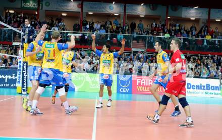 Volleyball Champions League. SK Posijilnica Aich/Dob gegen Lube Banca Marche MACERATA. Jubel (Aich/Dob). Klagenfurt, am 30.10.2013.
Foto: Kuess
---
pressefotos, pressefotografie, kuess, qs, qspictures, sport, bild, bilder, bilddatenbank