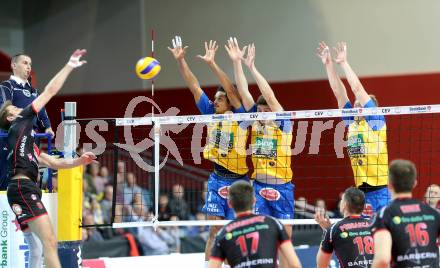 Volleyball Champions League. SK Posijilnica Aich/Dob gegen Lube Banca Marche MACERATA. Valdir de Sousa Sequeira, Danijel Koncilja, Stanislaw Wawrzynczyk  (Aich/Dob). Klagenfurt, am 30.10.2013.
Foto: Kuess
---
pressefotos, pressefotografie, kuess, qs, qspictures, sport, bild, bilder, bilddatenbank