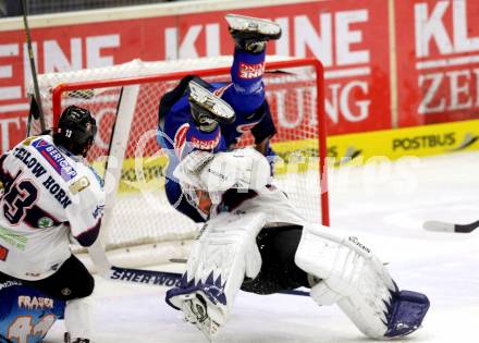 EBEL. Eishockey Bundesliga. EC VSV gegen SAPA Fehervar AV19. Cole Jarrett,  (VSV), RAJNA Miklos, YELLOW HORN Colton (Alba Volan). Villach, am 31.10..2013.
Foto: Kuess 


---
pressefotos, pressefotografie, kuess, qs, qspictures, sport, bild, bilder, bilddatenbank