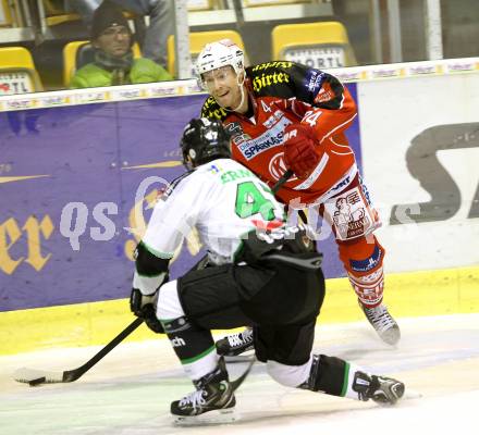 EBEL. Eishockey Bundesliga. KAC gegen HDD TELEMACH Olimpija Ljubljana.  Jamie Lundmark, (KAC),  Matevz Erman (Laibach). Klagenfurt, am 31.10.2013
Foto: Kuess 

---
pressefotos, pressefotografie, kuess, qs, qspictures, sport, bild, bilder, bilddatenbank