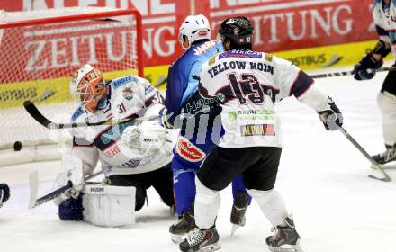 EBEL. Eishockey Bundesliga. EC VSV gegen SAPA Fehervar AV19. Cole Jarrett,  (VSV), RAJNA Miklos, YELLOW HORN Colton (Alba Volan). Villach, am 31.10..2013.
Foto: Kuess 


---
pressefotos, pressefotografie, kuess, qs, qspictures, sport, bild, bilder, bilddatenbank