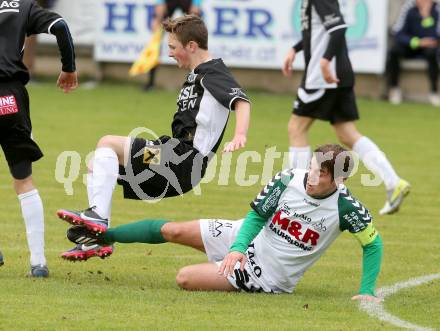 Fussball Kaerntner Liga. SV Feldkirchen/Oberglan gegen SV Spittal/Drau. Mathias Regal, (Feldkirchen/Oberglan), Peter Wettengl  (Spittal). Feldkirchen, am 2.11.2013.
Foto: Kuess
---
pressefotos, pressefotografie, kuess, qs, qspictures, sport, bild, bilder, bilddatenbank