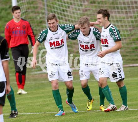 Fussball Kaerntner Liga. SV Feldkirchen/Oberglan gegen SV Spittal/Drau. Torjubel Daniel Wernig, Michael Groinig, Michael Fischer (Feldkirchen/Oberglan). Feldkirchen, am 2.11.2013.
Foto: Kuess
---
pressefotos, pressefotografie, kuess, qs, qspictures, sport, bild, bilder, bilddatenbank