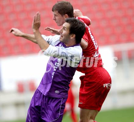 Fussball. Regionalliga. Austria Klagenfurt gegen Vorwaerts Steyr. Sandro Zakany (Austria Klagenfurt), Ernst Koll (Vorwaerts Steyr). Klagenfurt, 2.11.2013.
Foto: Kuess 
---
pressefotos, pressefotografie, kuess, qs, qspictures, sport, bild, bilder, bilddatenbank