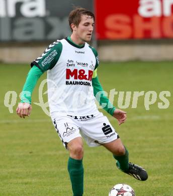 Fussball Kaerntner Liga. SV Feldkirchen/Oberglan gegen SV Spittal/Drau. Mathias Regal (Feldkirchen/Oberglan). Feldkirchen, am 2.11.2013.
Foto: Kuess
---
pressefotos, pressefotografie, kuess, qs, qspictures, sport, bild, bilder, bilddatenbank