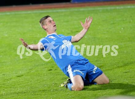 Fussball Bundesliga. RZ Pellets WAC gegen SV Scholz Groedig. Torjubel Tadej Trdina(Groedig). Wolfsberg, 2.11.2013.
Foto: Kuess

---
pressefotos, pressefotografie, kuess, qs, qspictures, sport, bild, bilder, bilddatenbank